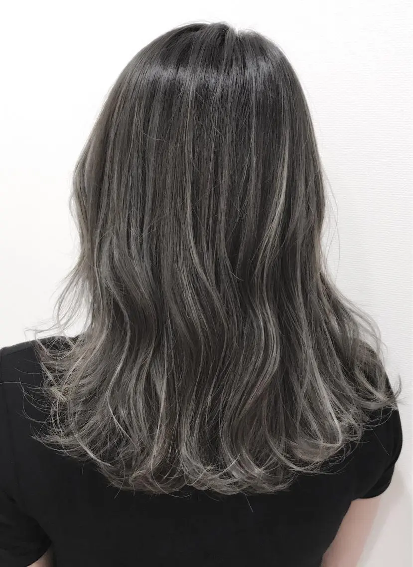ミディアム ヘアカラー 常山 篤志のヘアスタイル