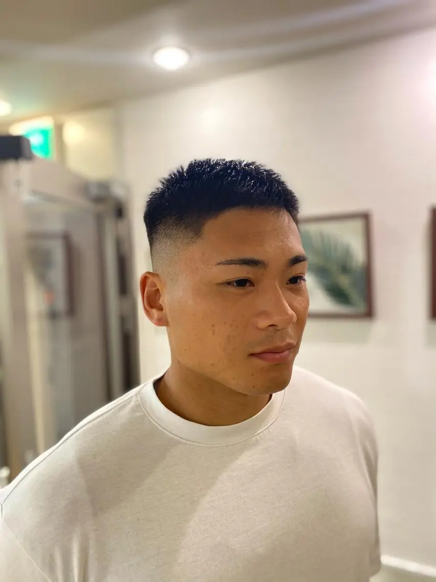 ショート メンズ トミモト アユムのヘアスタイル