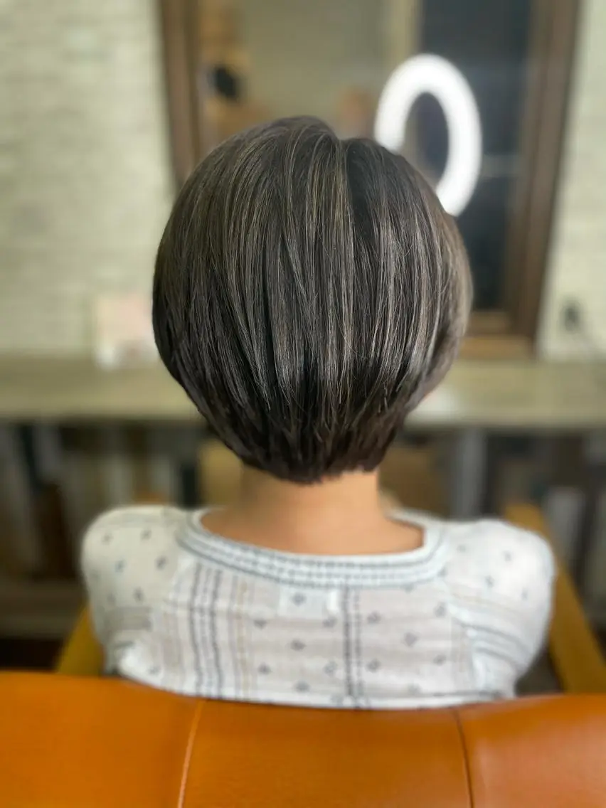 ショート カラー 平田 怜のヘアスタイル