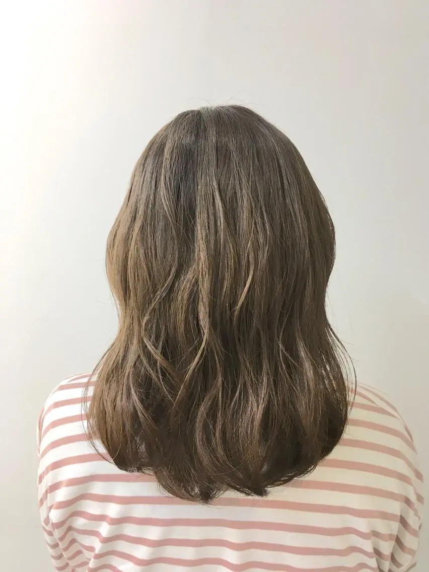 ミディアム カラー ベージュカラー ヘアカラー トリートメント ヘアセット yoshi ☆のヘアスタイル