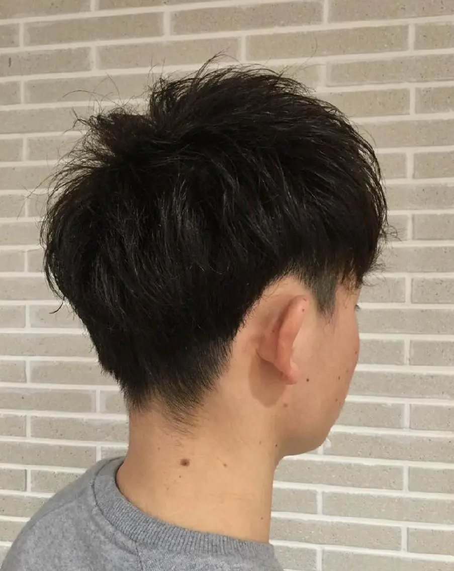 メンズ マッシュ 刈り上げ ブリーチ/ヘアケア/ 艶髪/イギチハルのヘアスタイル