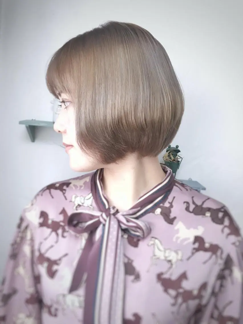 ショート カラー パーマ ヘアアレンジ ブリーチ グラデーションカラー ボブ 外国人風カラー ショートヘア 推し活専用 【派手髪】飯野ゆかりのヘアスタイル