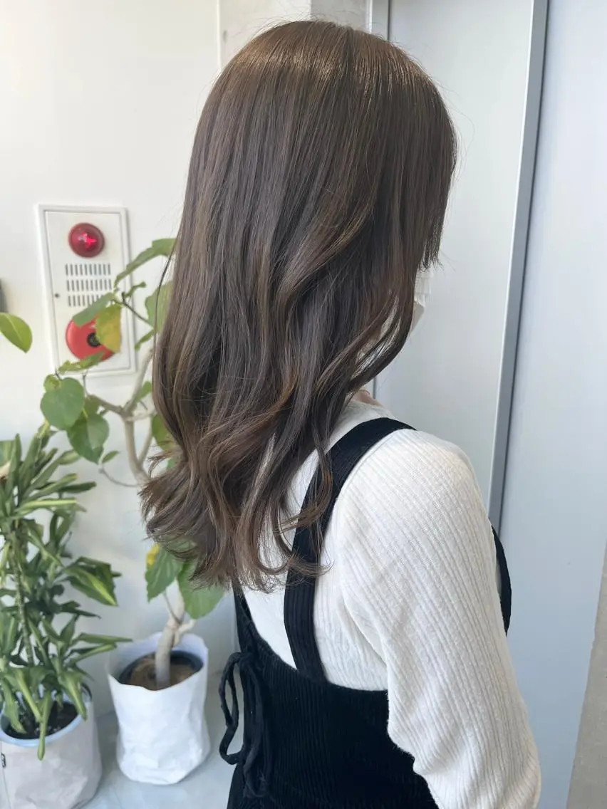 セミロング カラー パーマ ヘアアレンジ カット ヘアカラー トリートメント 透明感/オリーブ/ グレージュ/YUKAのヘアスタイル