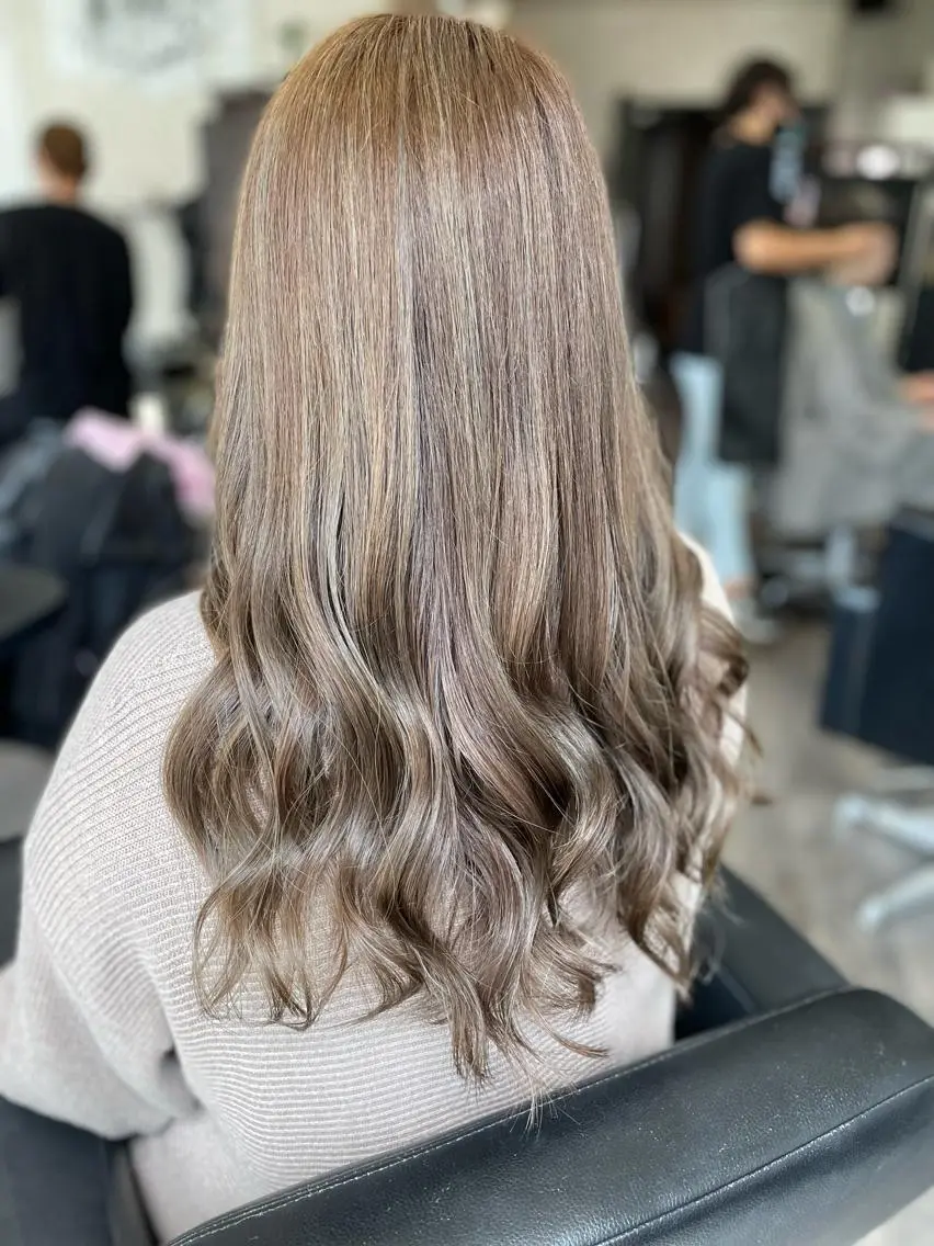 ロング ハイライト トリートメント ヘアカラー 【Lilly】成田 紗英のヘアスタイル