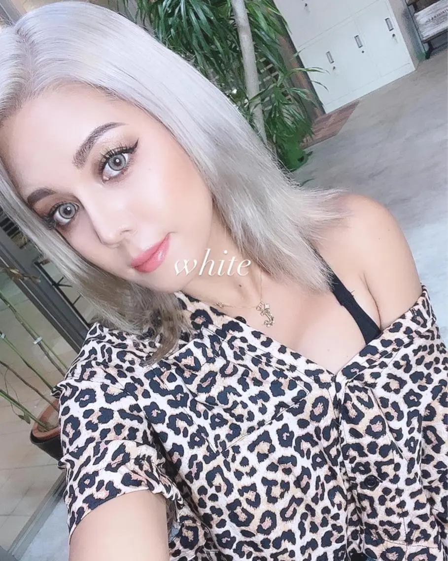 ロング andKおもろまち店 艶ダブルカラー✨のヘアスタイル
