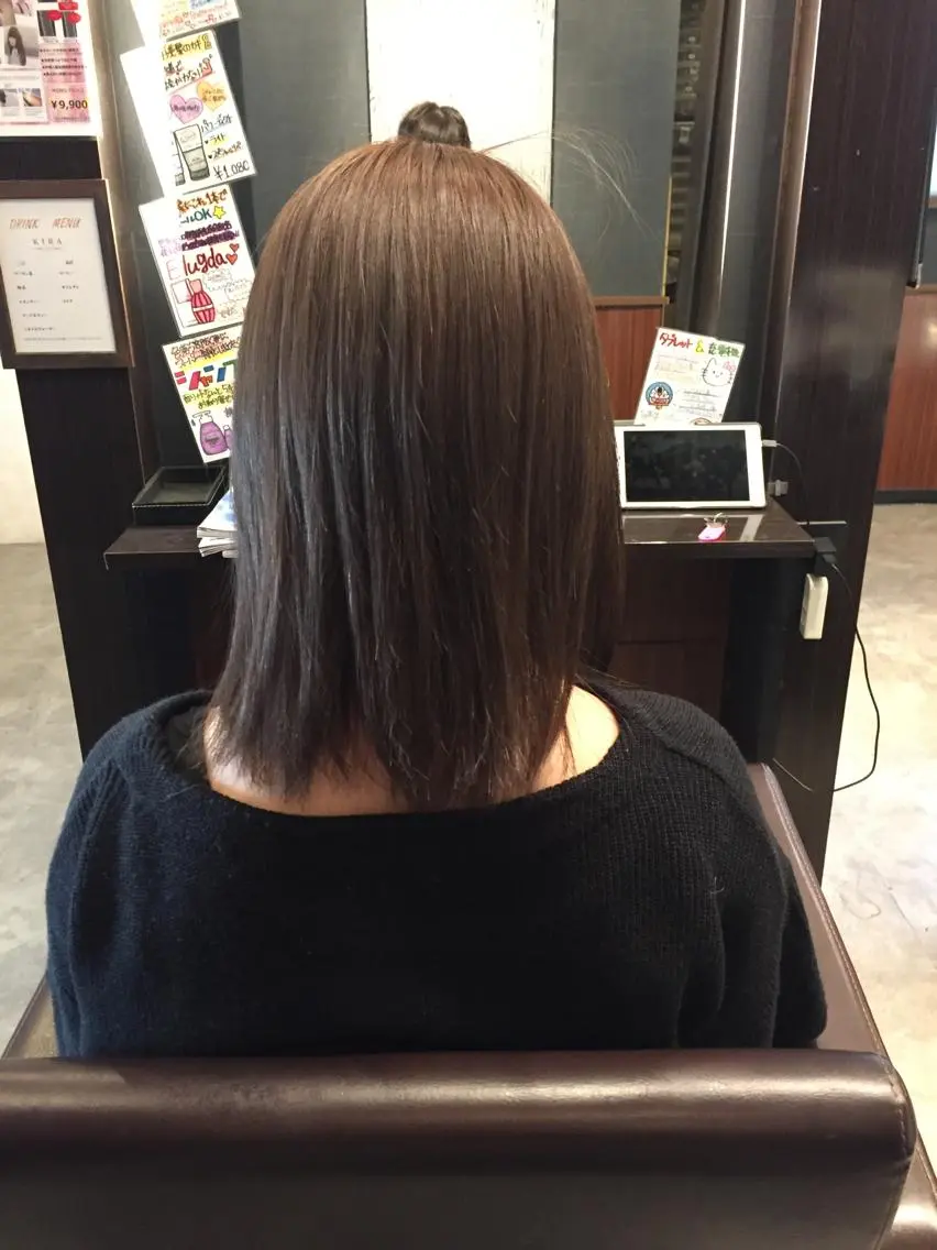ミディアム 金澤 愛のヘアスタイル