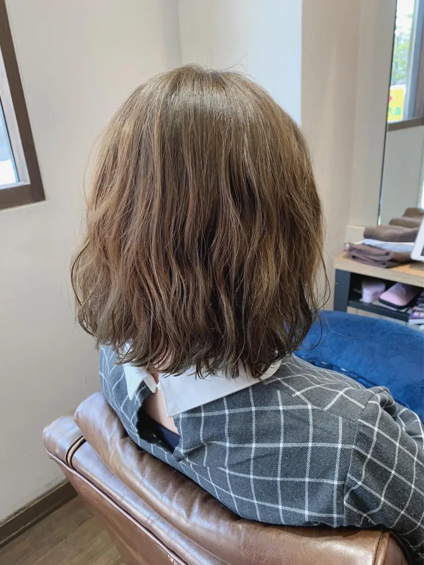 ミディアム カット パーマ トリートメント リンネ 甲東園のヘアスタイル