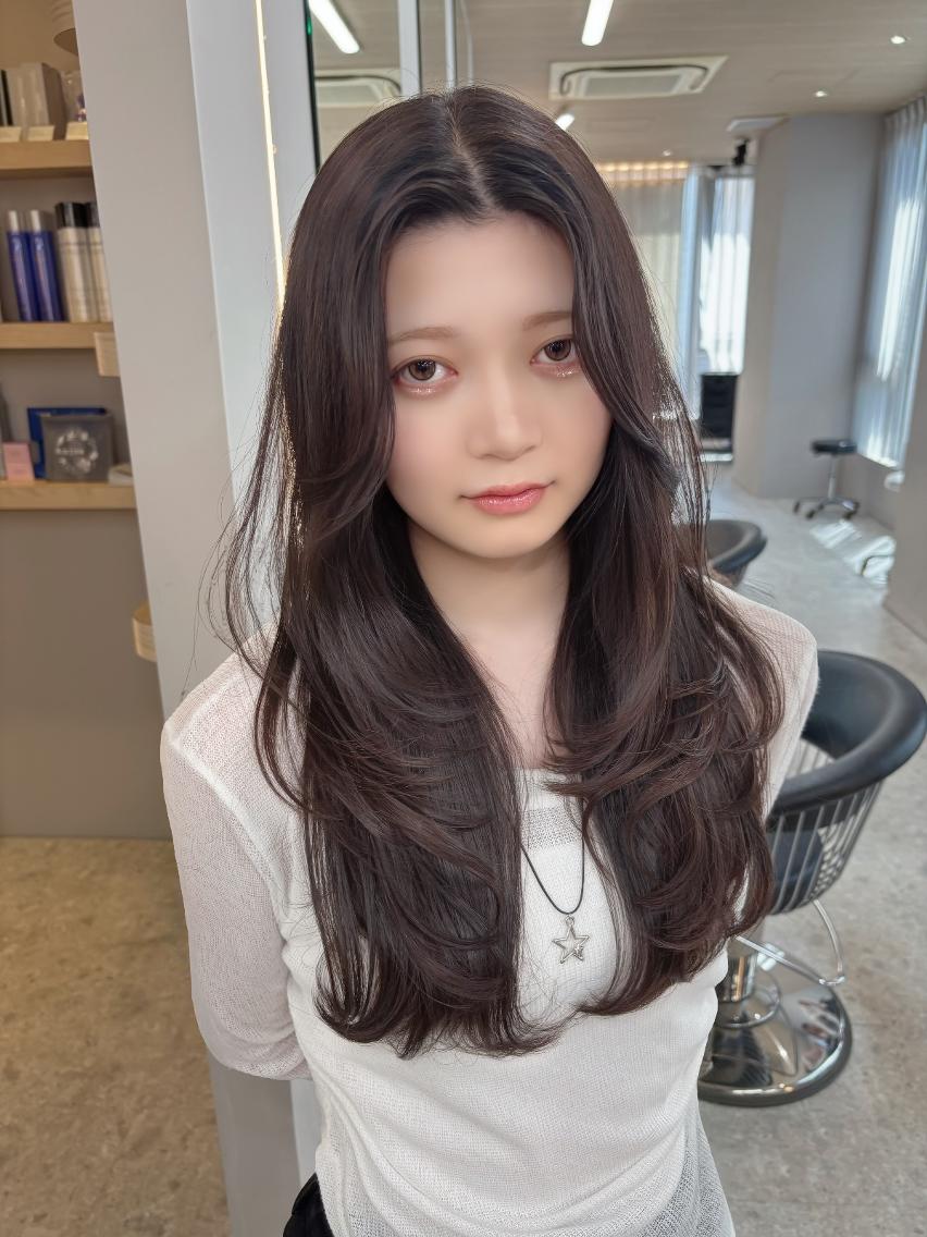 ロング 切りっぱなしボブ チョコレートブラウン ボブ くびれヘア 韓国風ヘア ヘアカラー トリートメント RYOTA レイヤー 中明度カラー/縮毛のヘアスタイル