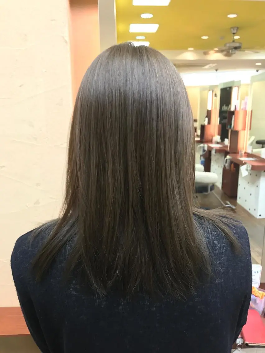 ミディアム 外国人風カラー ハイライト カット ヘアカラー トリートメント 左藤 翔平のヘアスタイル