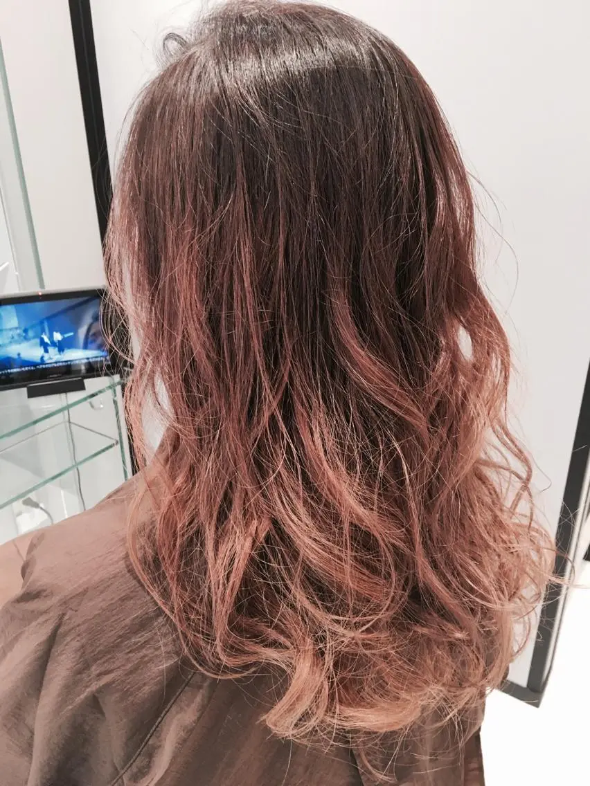 セミロング ロング カラー アッシュ グラデーションカラー 外国人風カラー 河上 雅俊のヘアスタイル