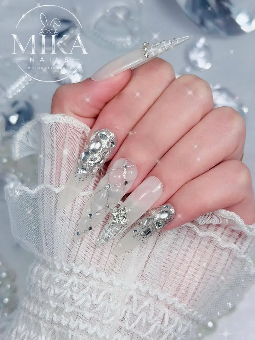 ネイル アートネイル チークネイル ドット フットネイル フレンチネイル ハンドネイル Mika Nailsのネイルデザイン