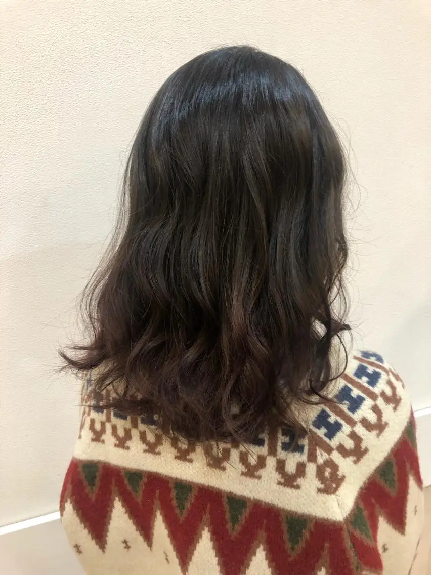 ミディアム カラー ピンクカラー 内田温子大人女性 ハイライト、ボブのヘアスタイル