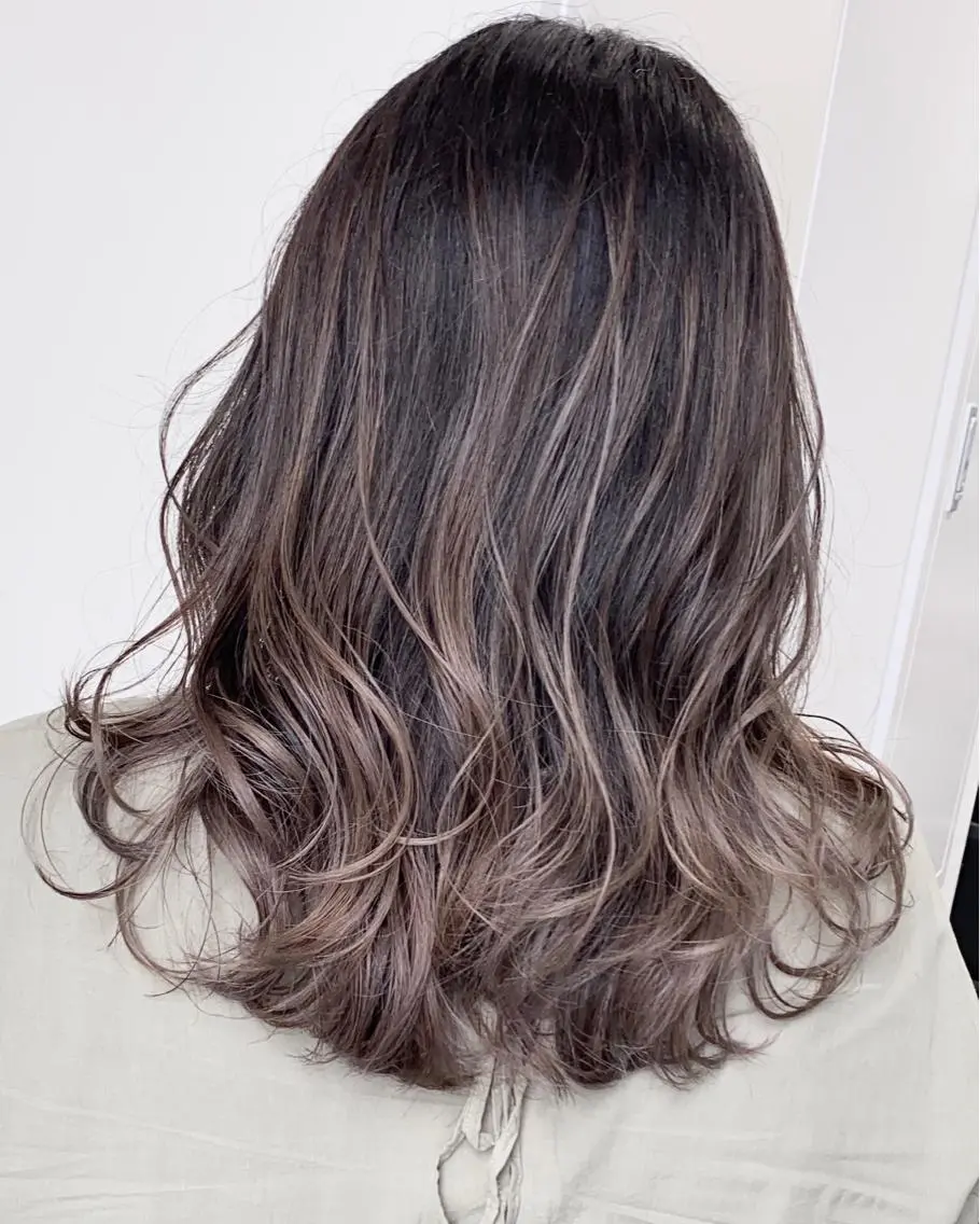 セミロング カラー パーマ ヘアアレンジ 【公式】amble luxe池袋東口🩷のヘアスタイル