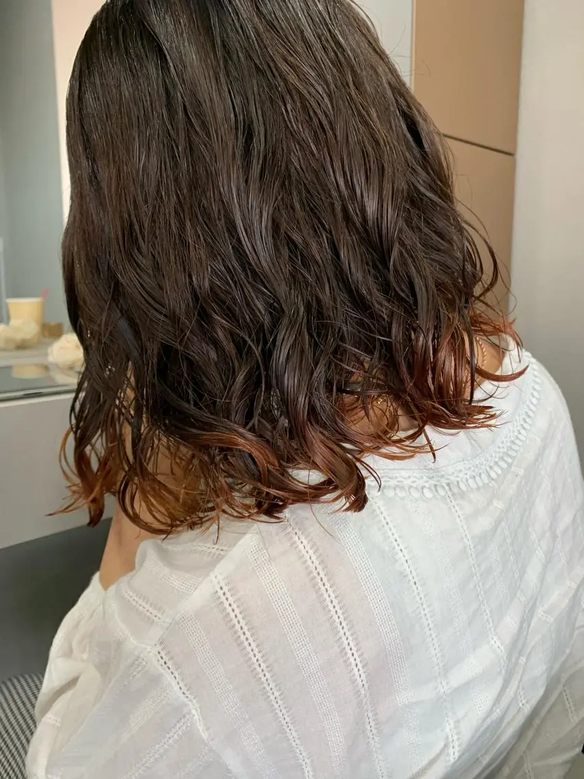 ミディアム カラー パーマ カット パーマ トリートメント ボブパーマコテ巻き風 パーマNo1深江秀平のヘアスタイル