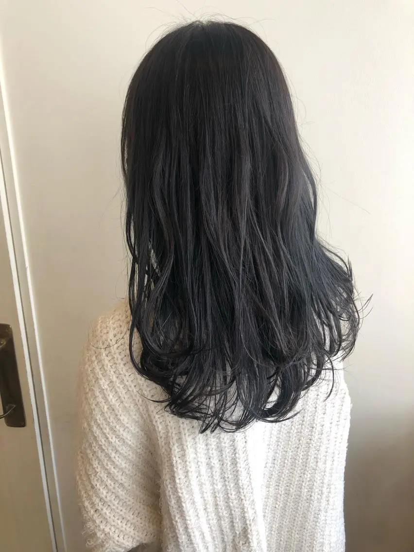 ロング カラー カット ヘアカラー トリートメント MIOベージュカラー 柔らかいカラーのヘアスタイル