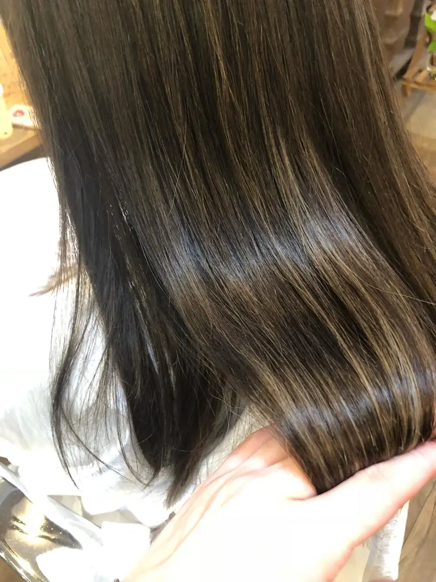 ミディアム カラー ハイライトカラー ハイライト ヘアカラー トリートメント ヘアセット 艶髪育成サロン 京橋　shinのヘアスタイル