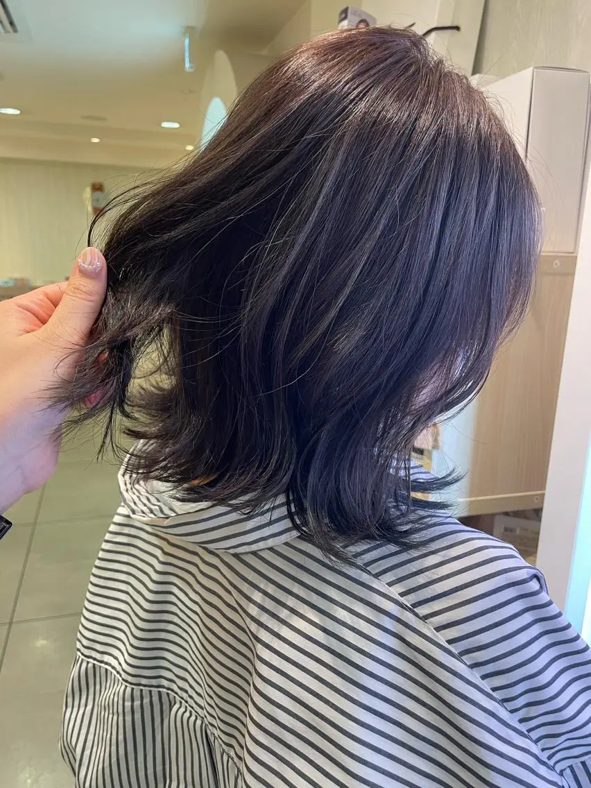 ミディアム ハイライト ヘアカラー トリートメント 松佐 ゆかりのヘアスタイル