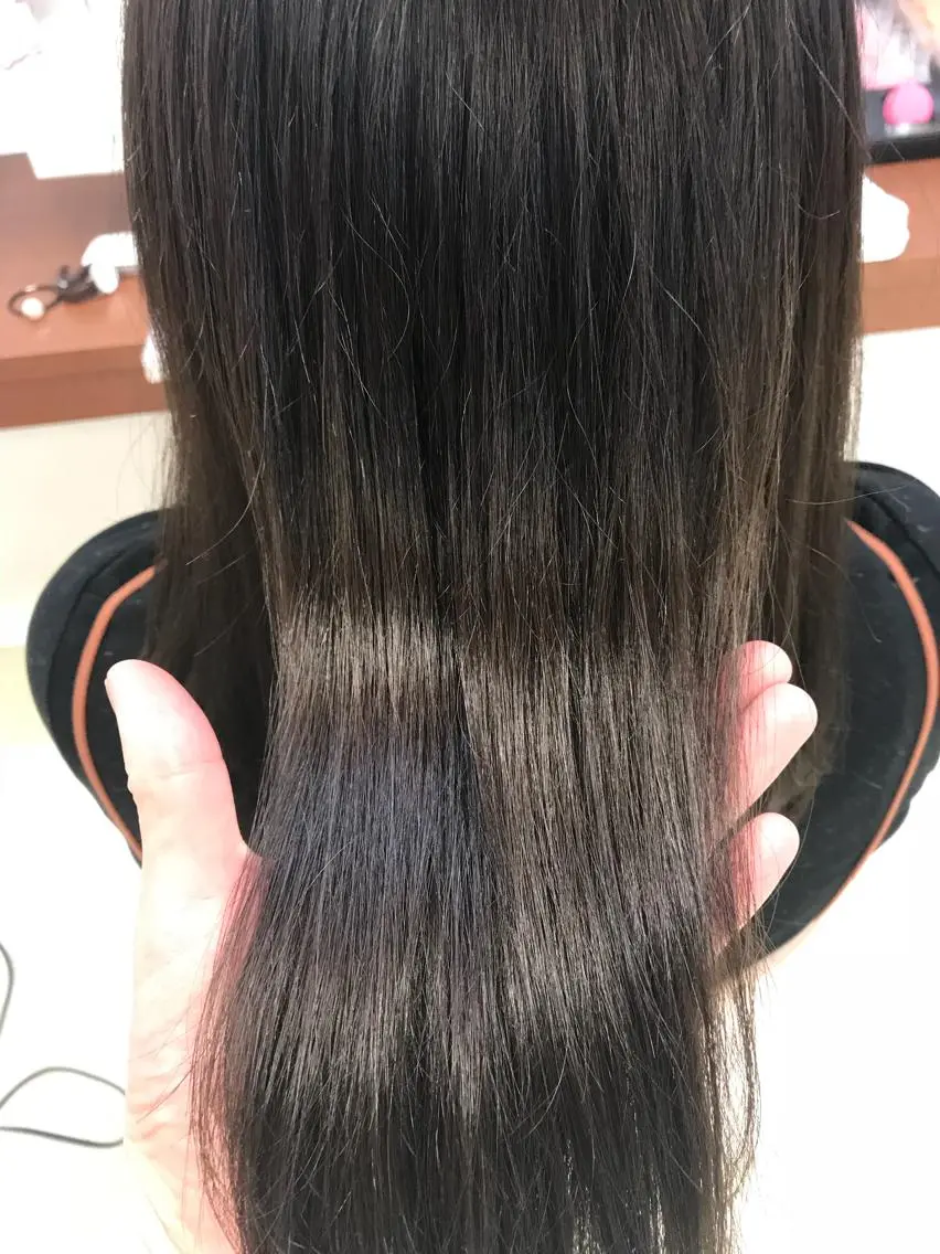 セミロング アッシュ 💫カットはなんでも 得意です✂️のヘアスタイル