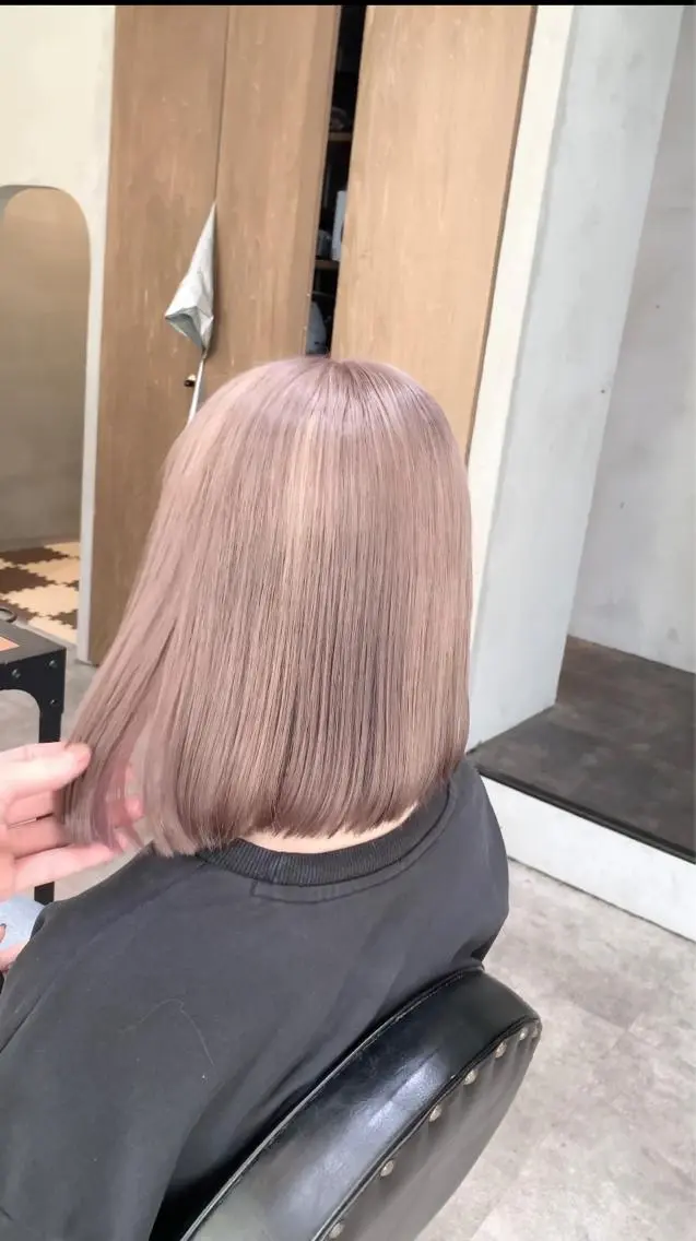 ミディアム カラー リサ tonieのヘアスタイル