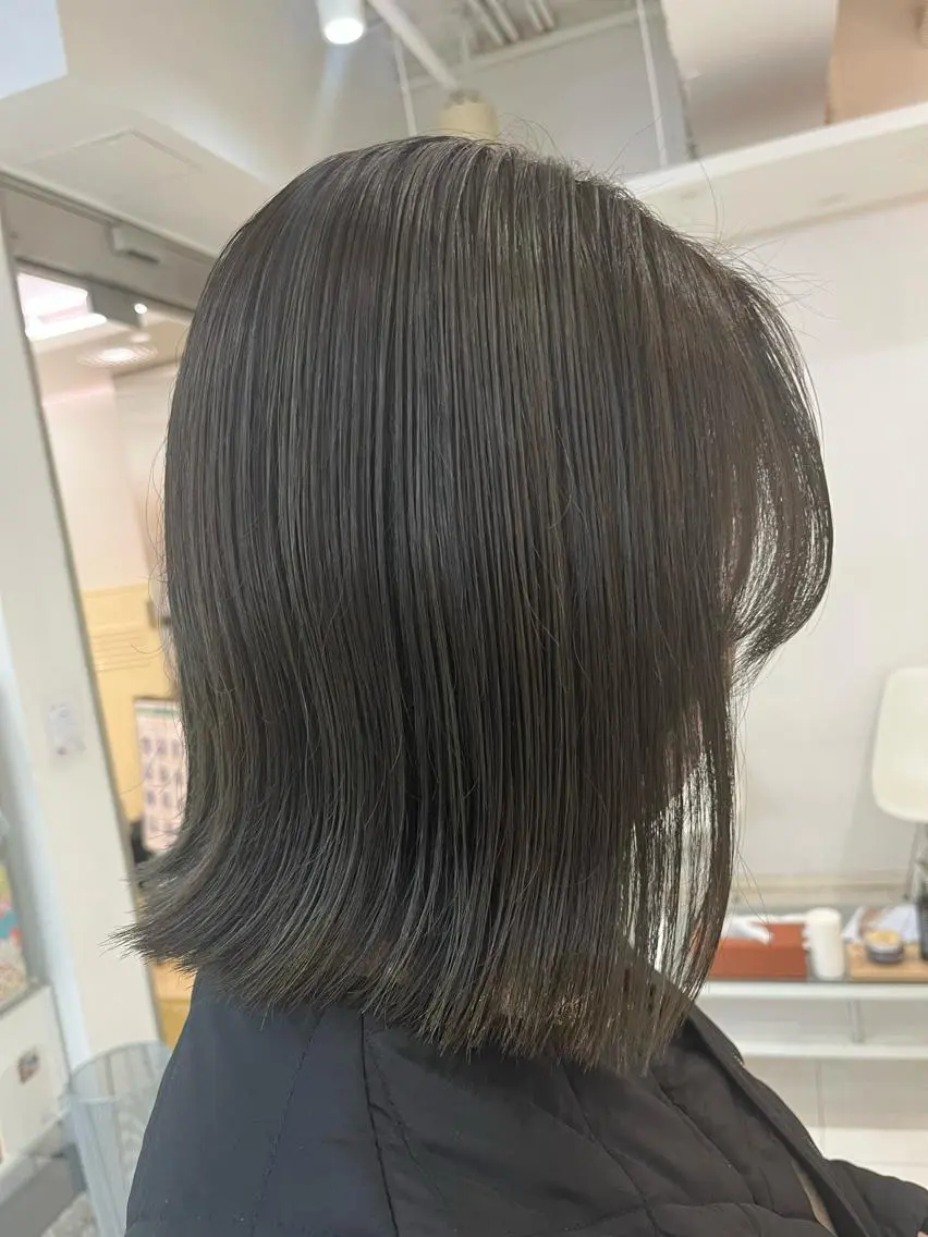 ミディアム カラー 切りっぱなしボブ ハイライトカラー ボブ ハイライト トリートメント カット ヘアカラー トリートメント SOYON 🤍CHIZU🤍.のヘアスタイル