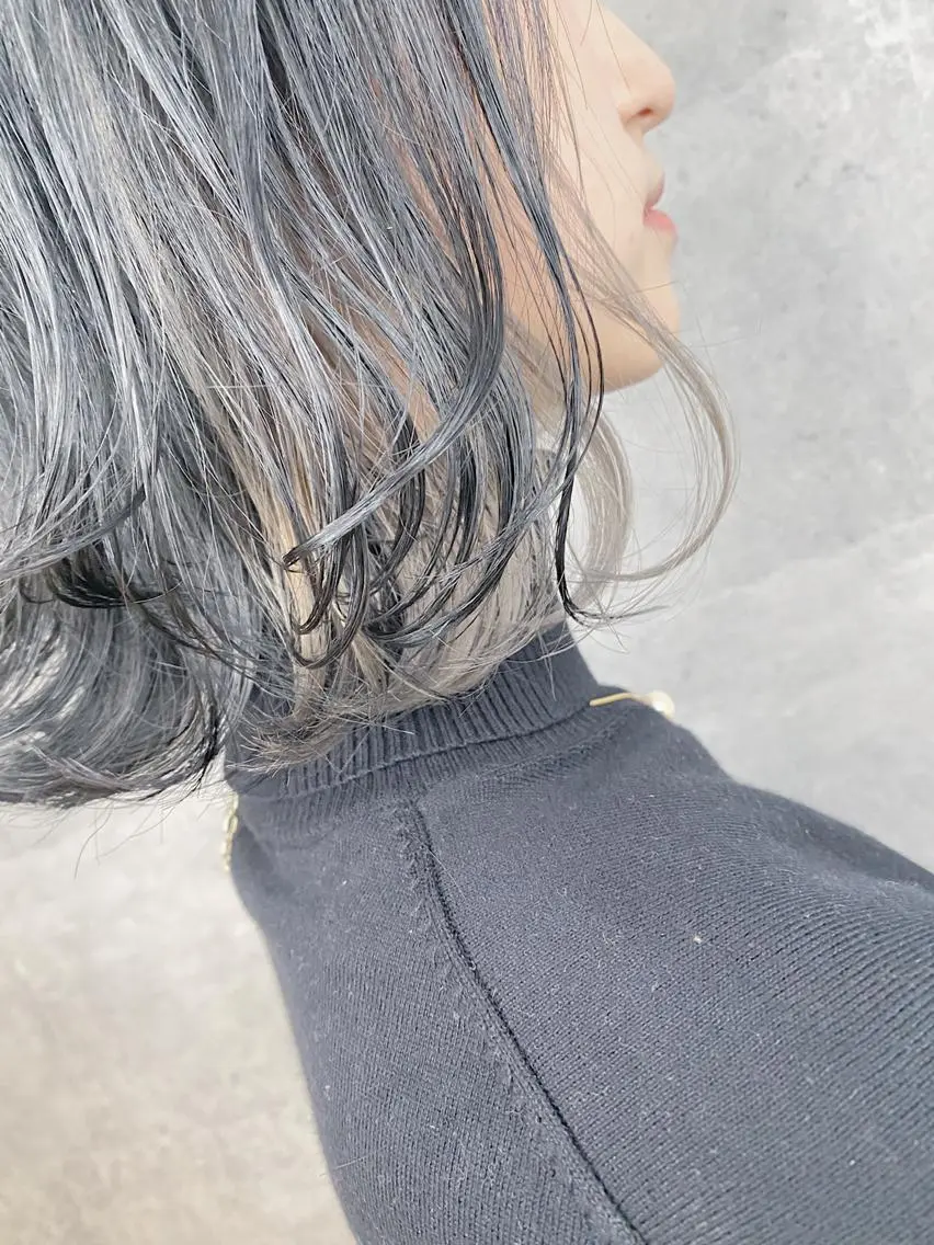 ミディアム カラー _WHITE 天王寺のヘアスタイル