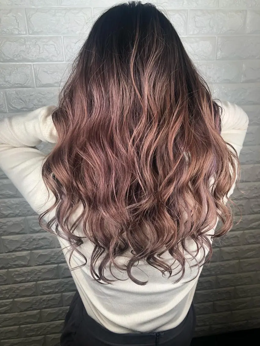 セミロング カラー ヘアカラー 西本 夏美のヘアスタイル
