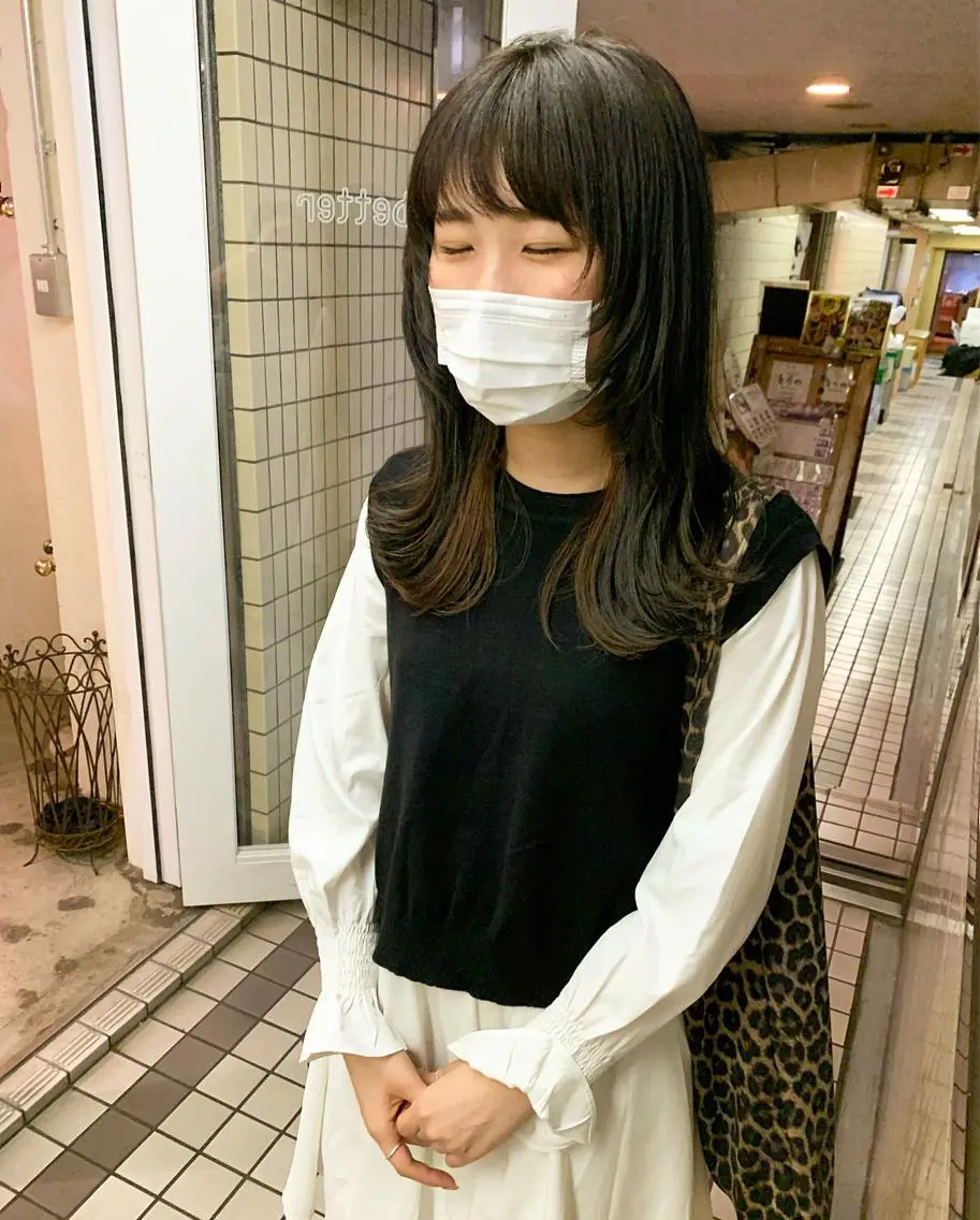 ミディアム カラー インナーカラー ウルフカット パーマ美容師 hanaのヘアスタイル