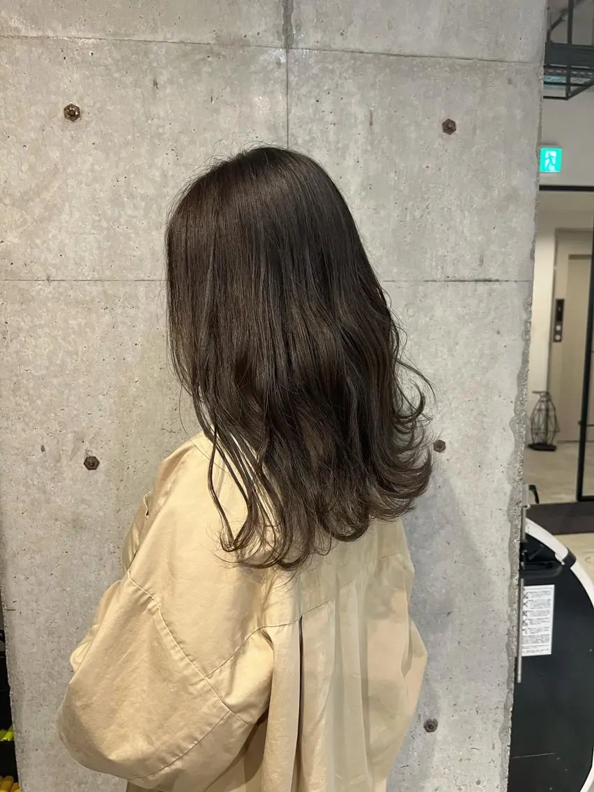 セミロング カラー ベージュカラー ブリーチ ブリーチなしカラー オリーブベージュ ベージュカラー/ 新潟/万代/なお🎀のヘアスタイル