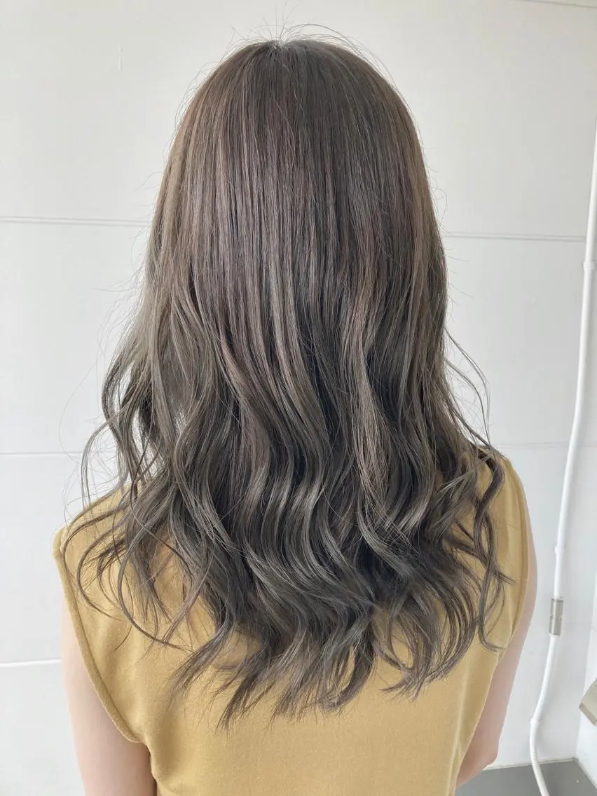 ロング タカツド ユウキのヘアスタイル