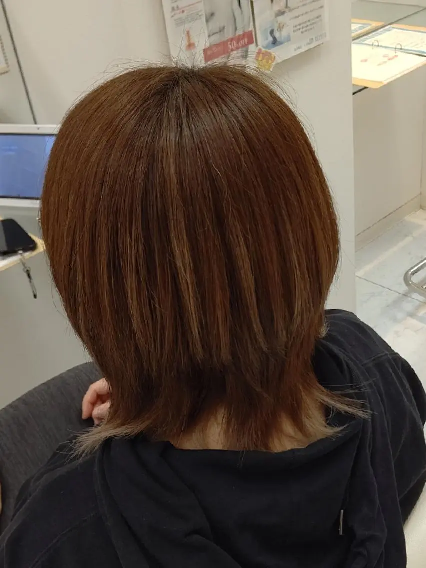 ミディアム 外ハネヘア ウルフカット 山田 昭美のヘアスタイル