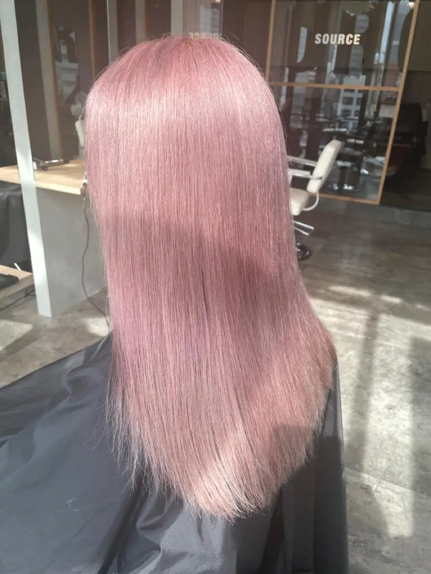 セミロング カラー 堤 麻衣子のヘアスタイル