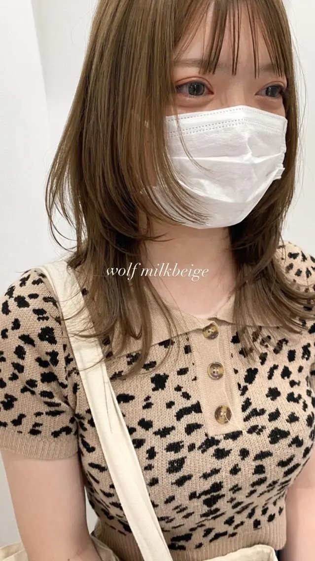 セミロング ウルフカット Amelie yunのヘアスタイル
