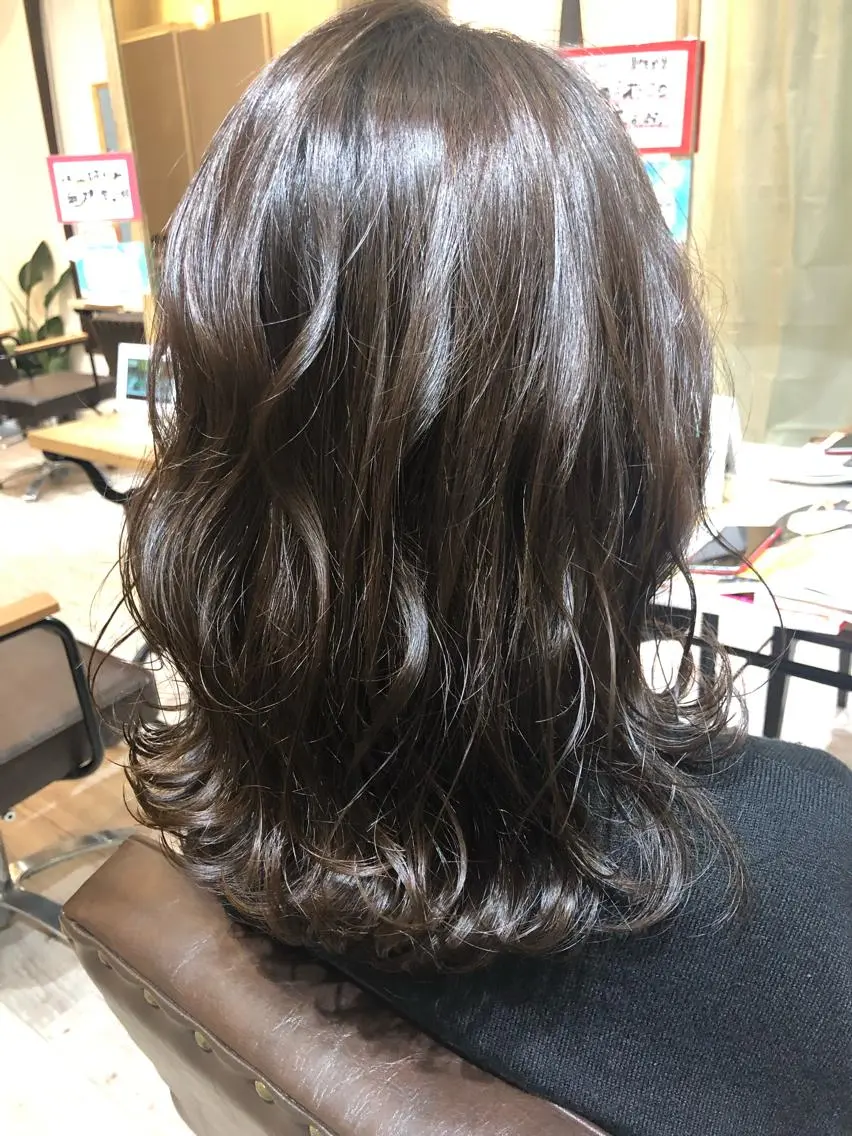 ミディアム カラー サワタ ミサのヘアスタイル