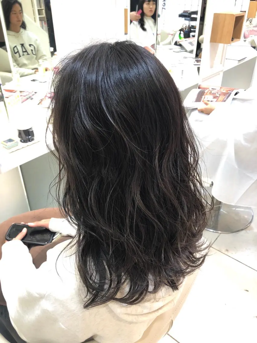 ロング カラー ブリーチ グレージュ ブリーチなしカラー ヘアカラー トリートメント 🌈ぷる艶カラー🌈 髪質改善👑柳沼尚貴のヘアスタイル