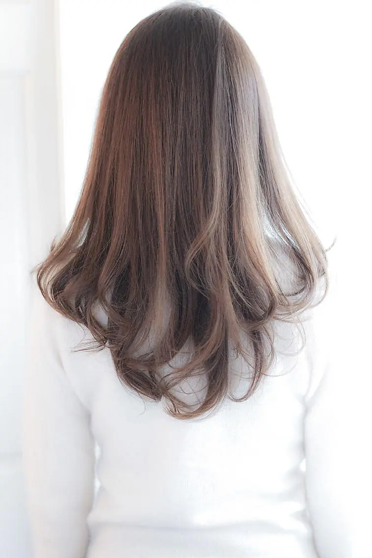 セミロング EIGHT plum TOKIOリミテッドのヘアスタイル