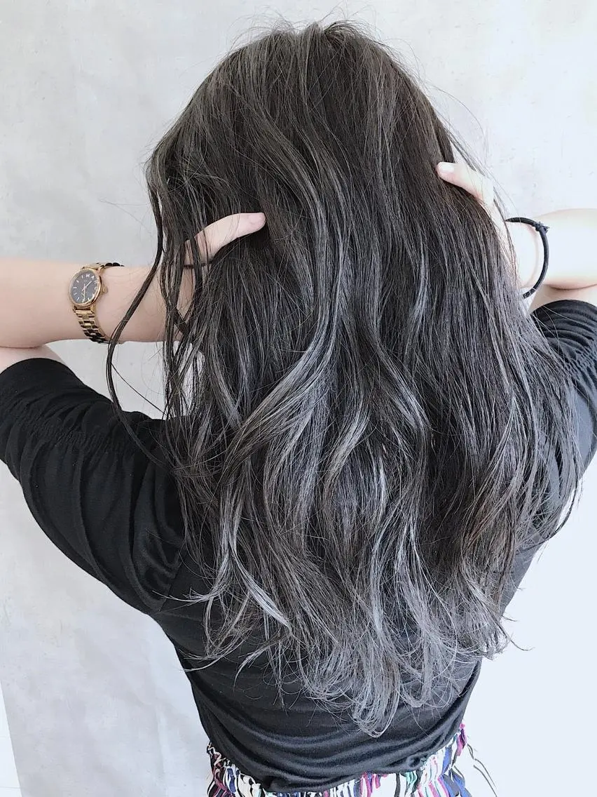セミロング カラー アディクシーカラー ブリーチ ケアブリーチ ダブルカラー ハイライトカラー MOU namba ムウナンバのヘアスタイル