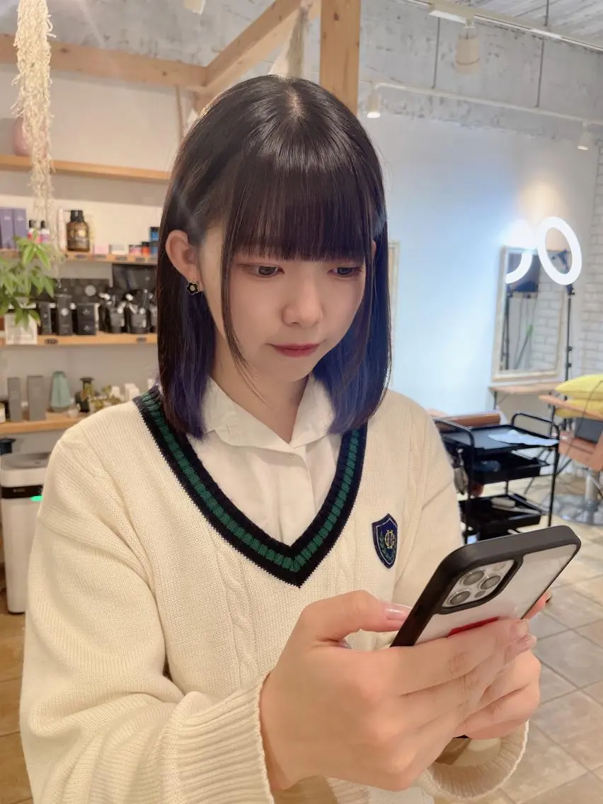 ミディアム カラー ブリーチ ブルーカラー ヘアカラー トリートメント ヘアアレンジ にいた かづしげのヘアスタイル