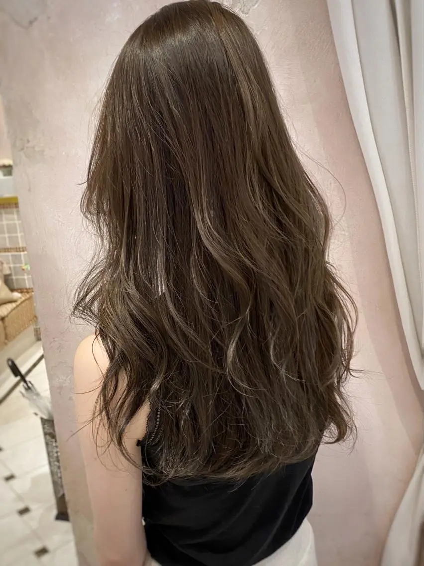 ロング カラー ヘアアレンジ グレージュ ヘアカラー トリートメント ツヤ髪になりたい方へ 🩷柴田知亜希のヘアスタイル