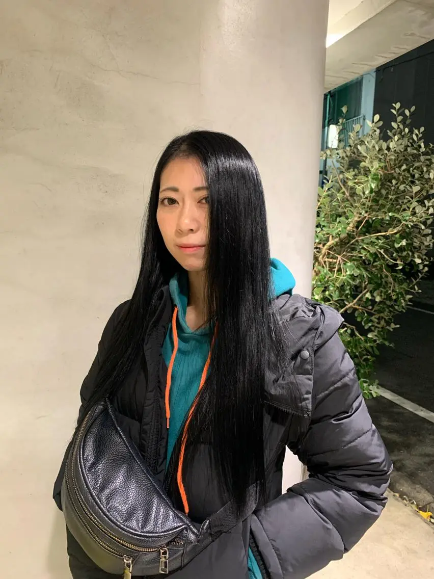 ロング カラー om's poka 伊藤百花のヘアスタイル