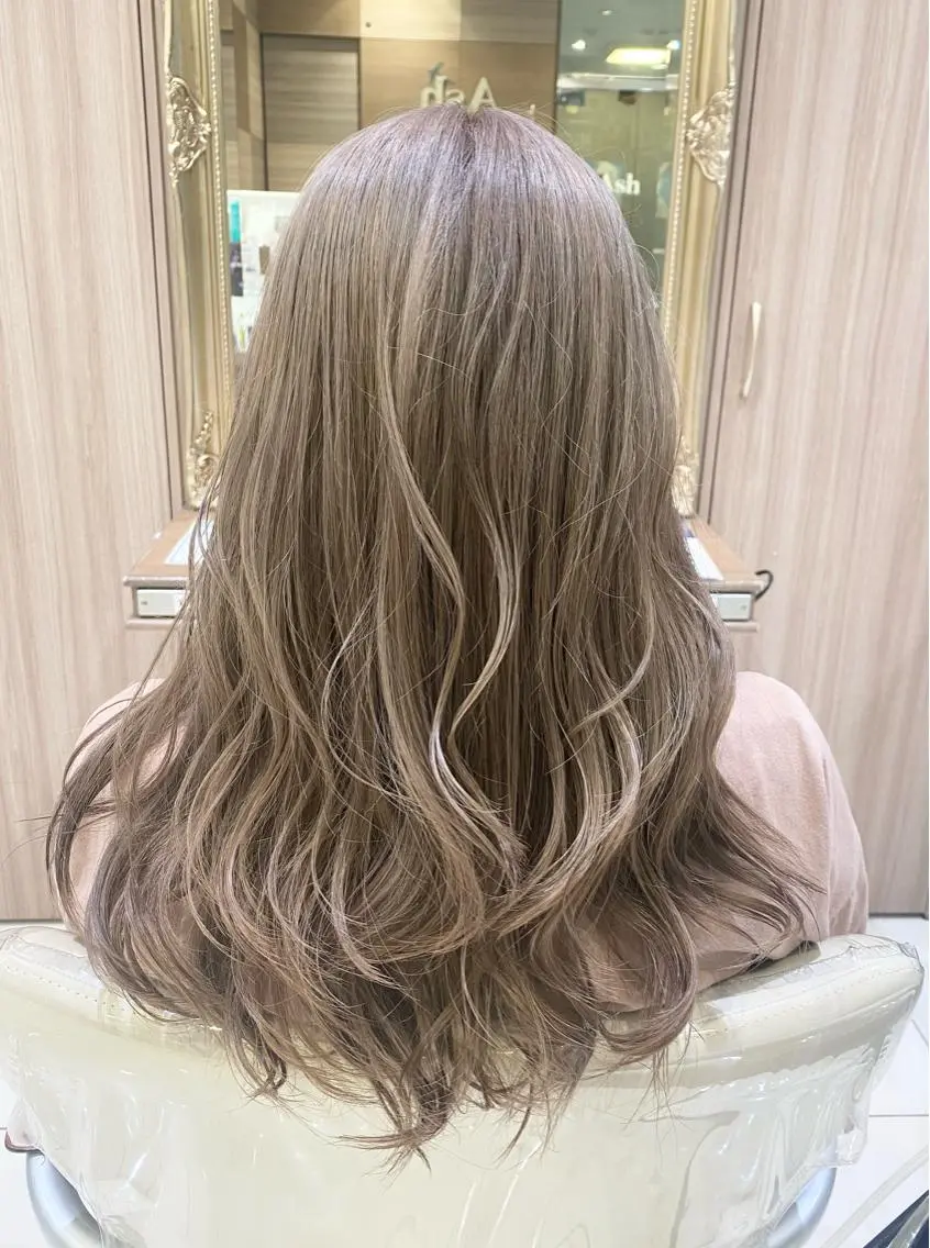 ロング カラー 古川 琴美のヘアスタイル