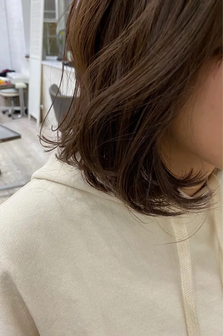 ミディアム カラー アッシュ ベージュカラー ショート& パーマ　坂本のヘアスタイル