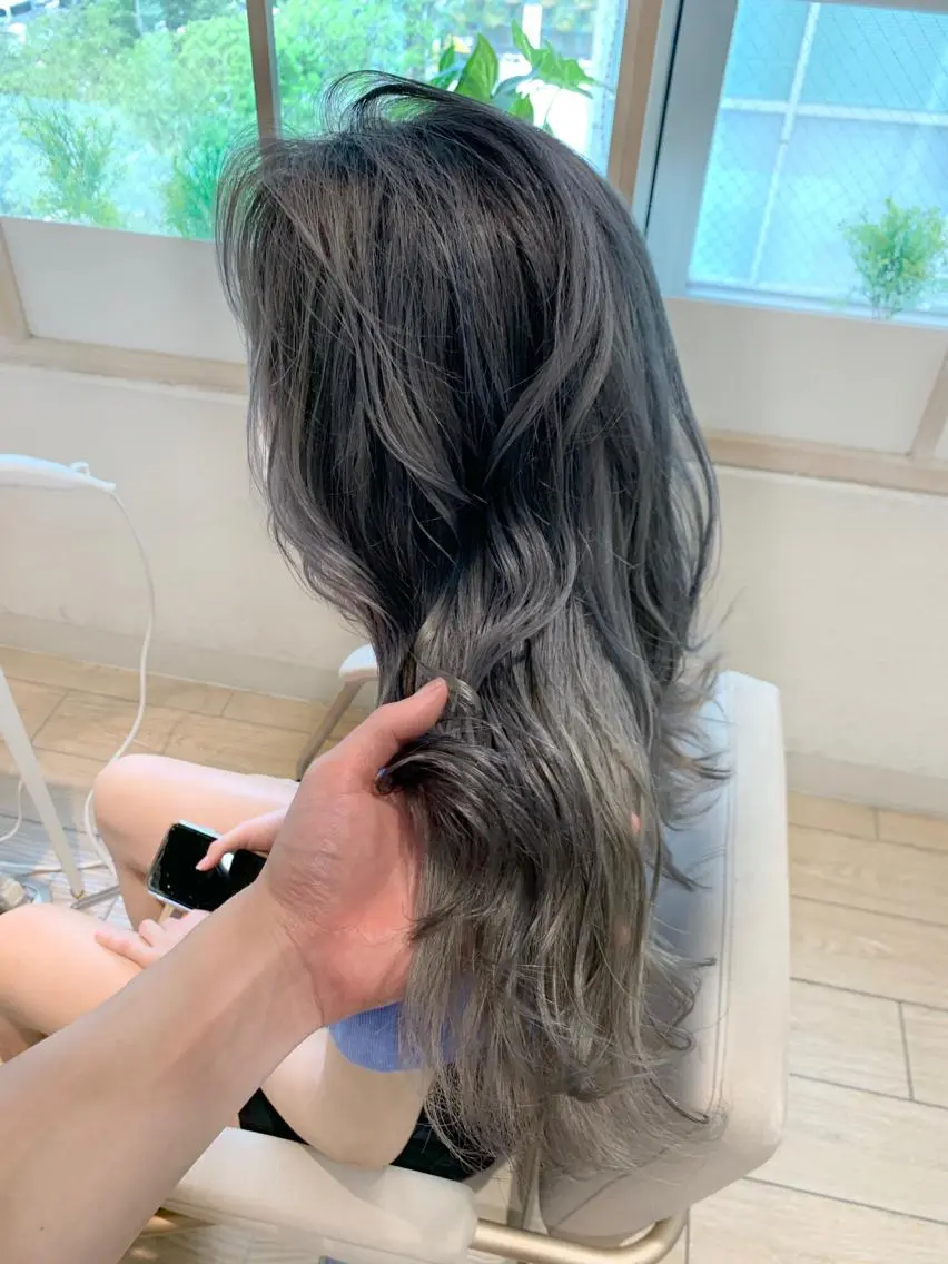 ロング ヘアカラー トリートメント ヘアセット レイヤー専門家 ダブルカラー修のヘアスタイル