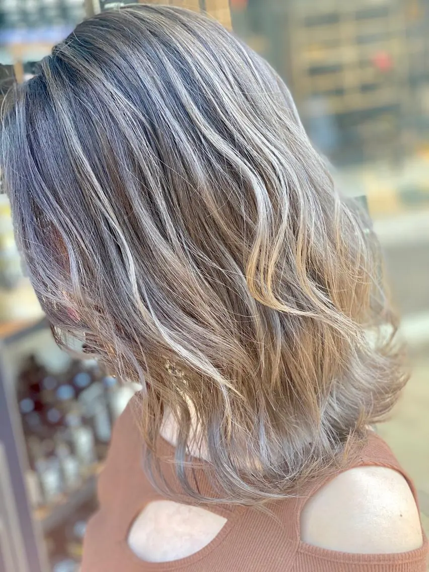 ミディアム カラー THINK SHOP KANTAのヘアスタイル