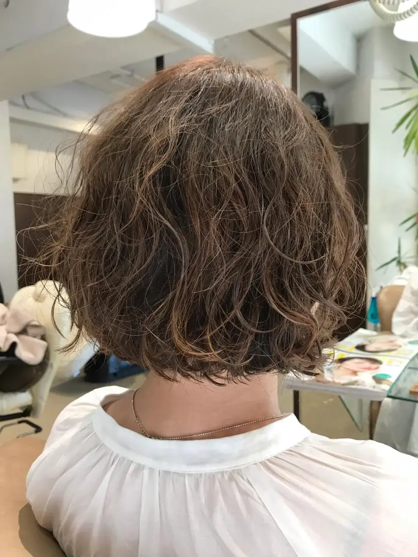 ショート パーマ ショートボブ ボブ ハイライト ショートヘア newi saLyu 片岡ふきのヘアスタイル