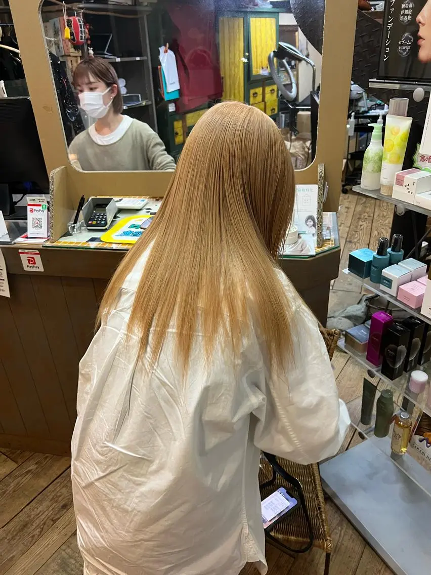 ロング カラー ヘアアレンジ ベージュカラー ブリーチ ミルキーベージュ 「sumi」 AMIのヘアスタイル
