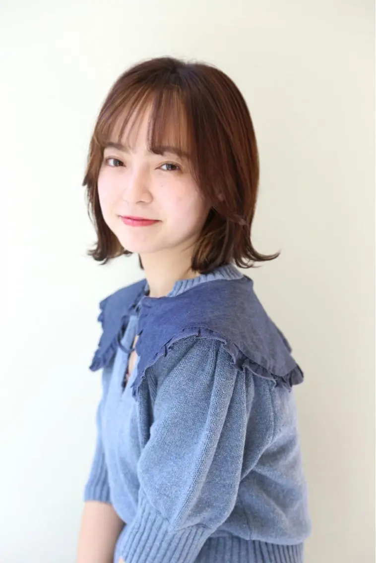 ショート カラー 小顔レイヤー/ ベージュ🤍Rieのヘアスタイル