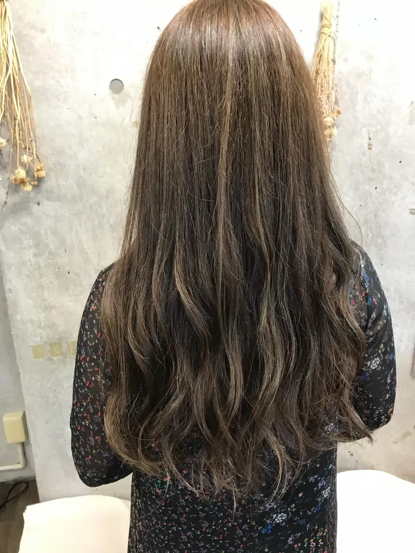ロング カラー ヘアアレンジ アッシュ ベージュカラー ハイライトカラー ハイライト Satsuki ✂︎♡のヘアスタイル