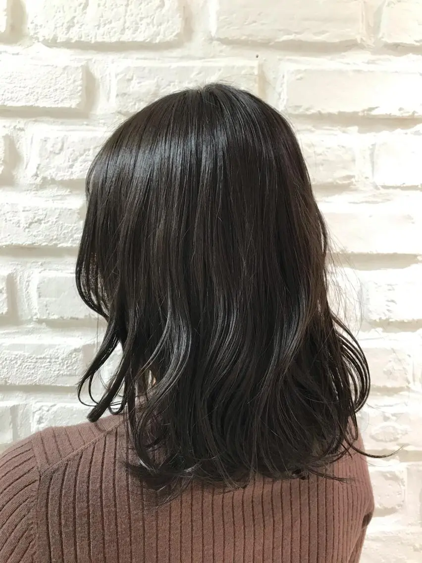 セミロング カラー 透明感カラー イルミナカラー スターダスト 【暖色カラー特化】 中山由梨のヘアスタイル