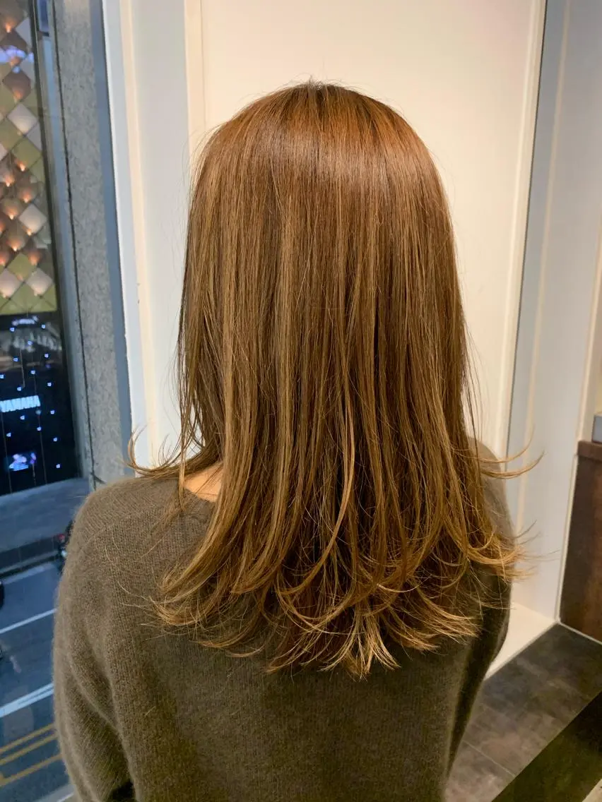 セミロング WISTERIA P LUS1 ikumiのヘアスタイル