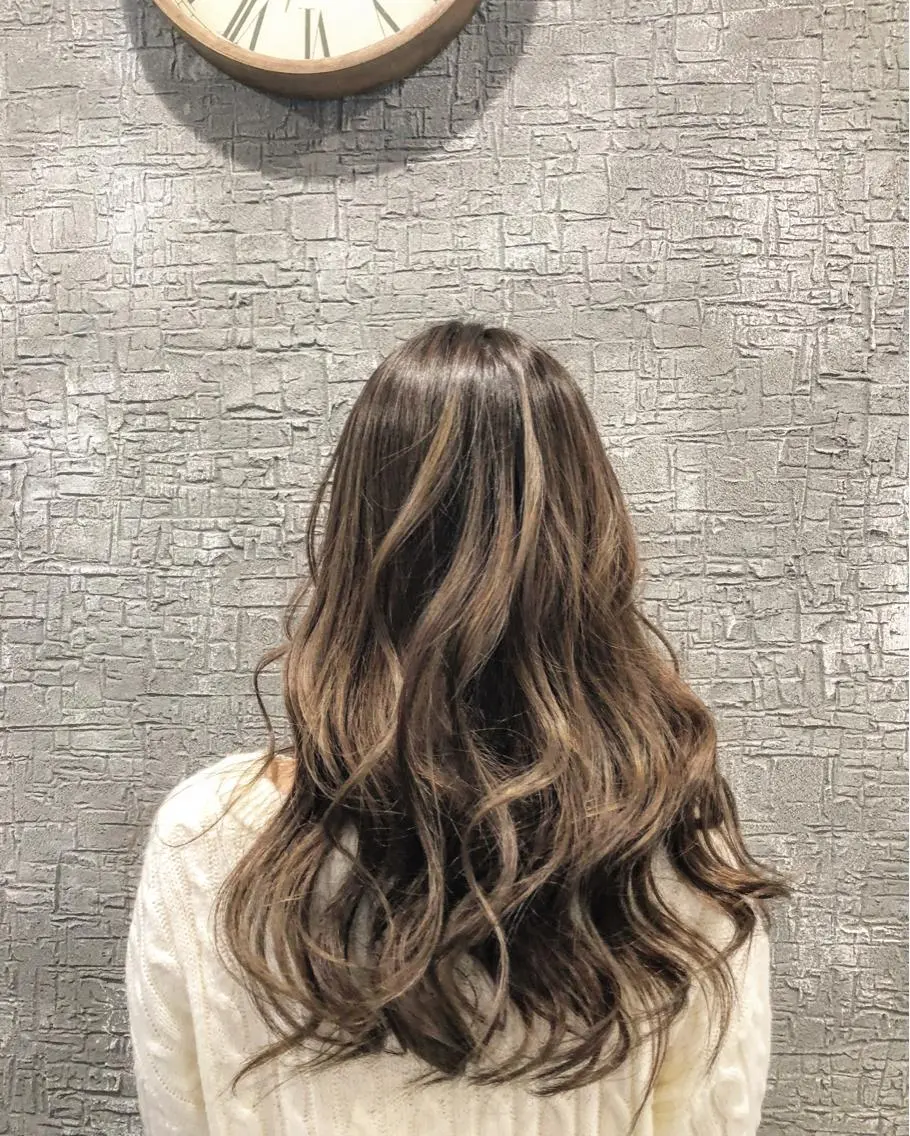 ロング アッシュ アッシュグレー アッシュグレージュ カット ヘアカラー トリートメント 川野 賢のヘアスタイル